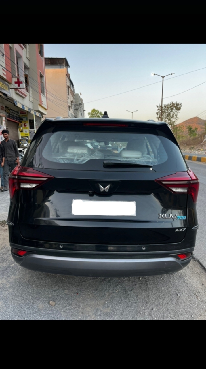 Mahindra XUV 700